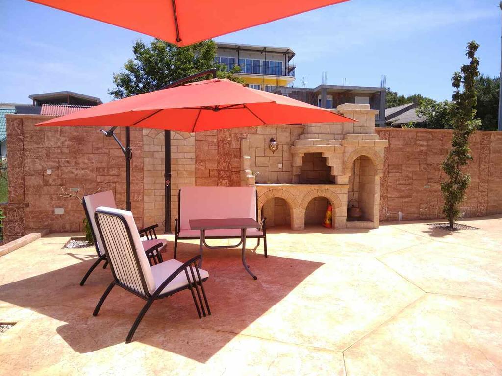 Apartments Vila A1 Добра вода Екстериор снимка