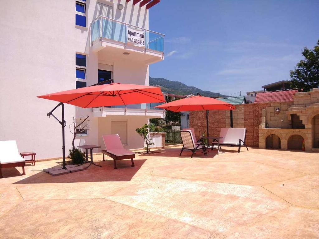 Apartments Vila A1 Добра вода Екстериор снимка