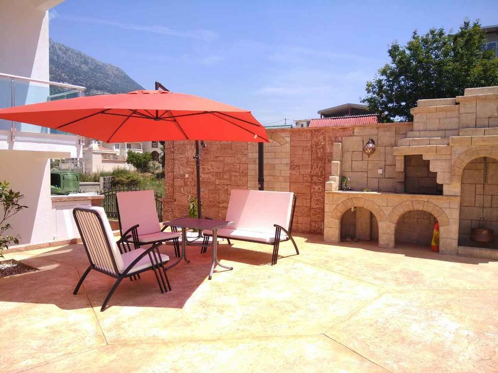 Apartments Vila A1 Добра вода Екстериор снимка