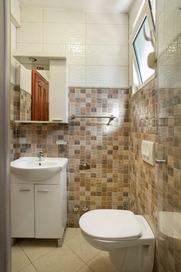Apartments Vila A1 Добра вода Екстериор снимка