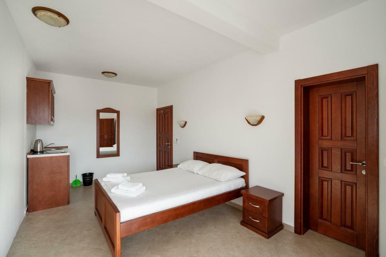 Apartments Vila A1 Добра вода Екстериор снимка