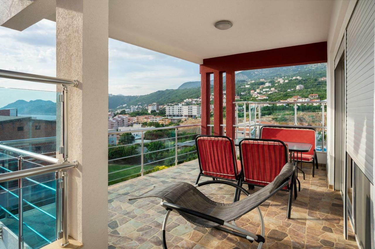 Apartments Vila A1 Добра вода Екстериор снимка